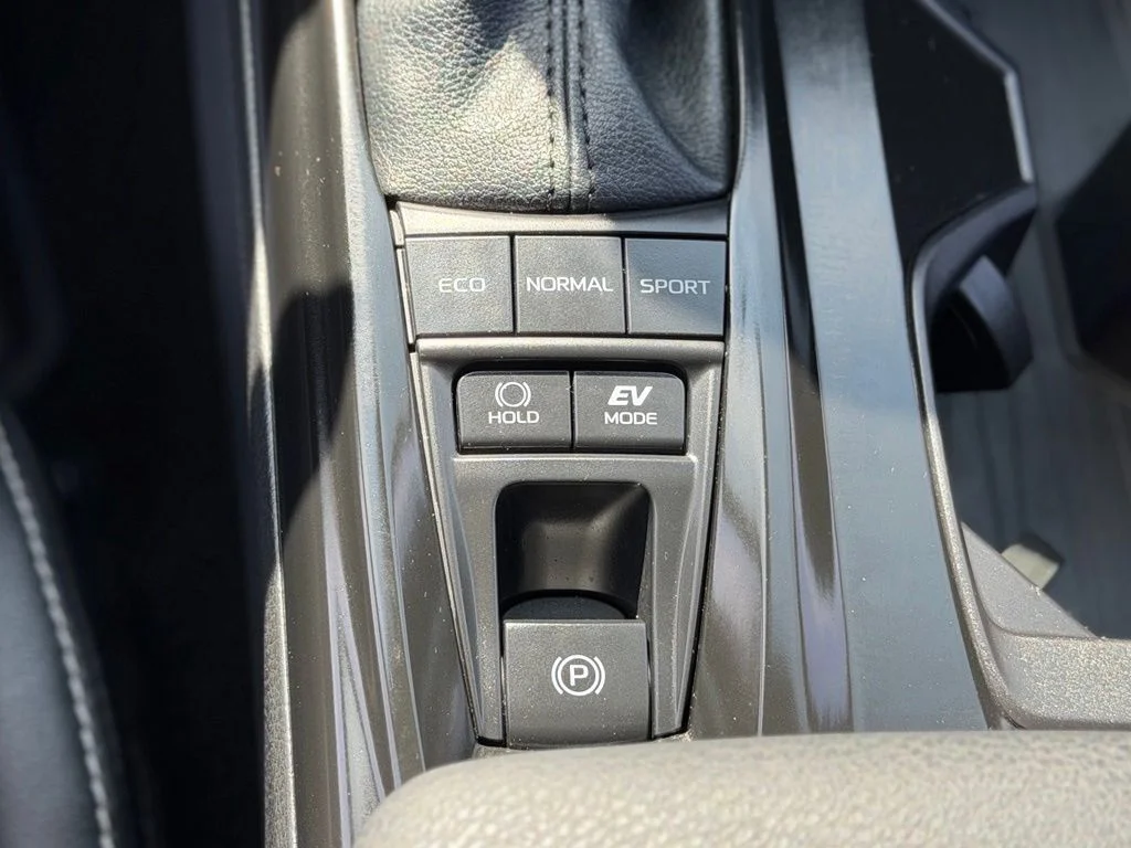 Used 2025  Toyota SE image 19