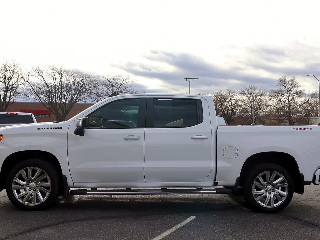 2020 Chevrolet Silverado 1500 RST - Photo 4