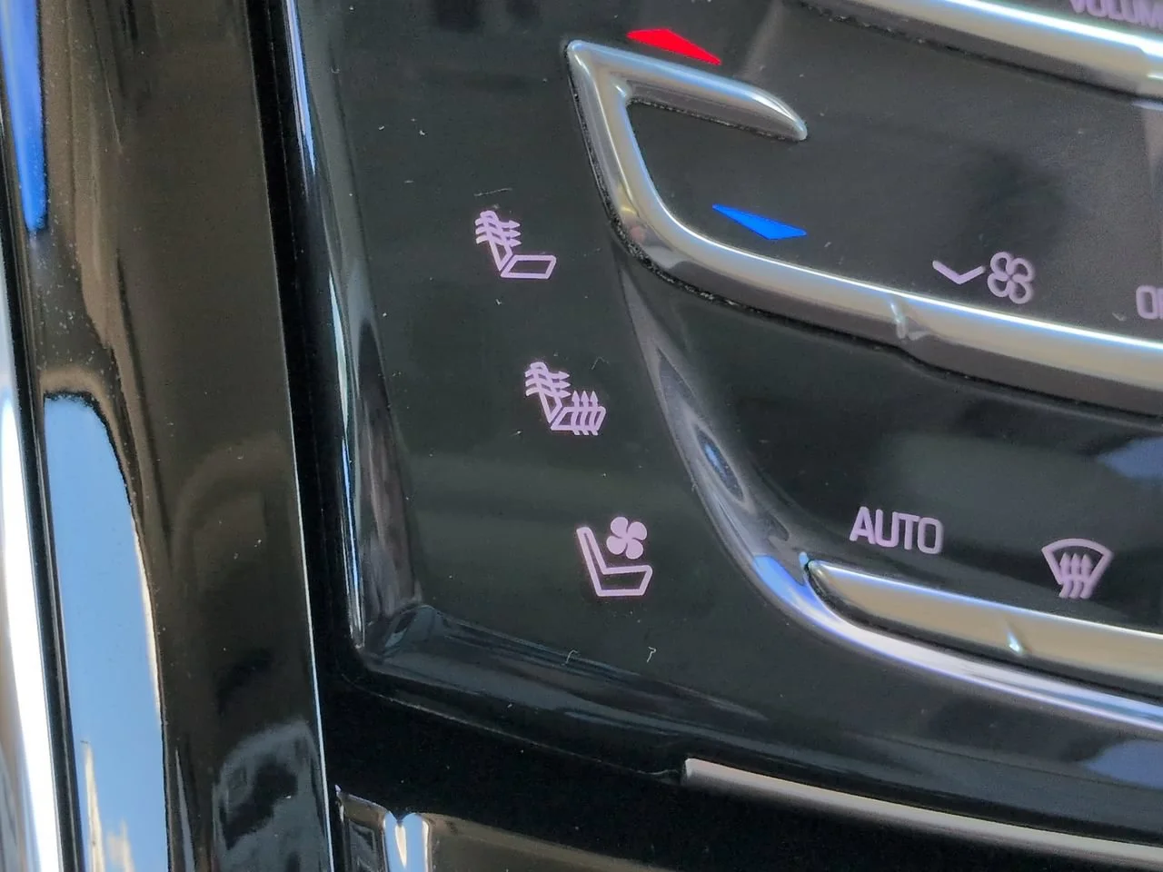 Used 2017 Crystal White Tricoat Cadillac Premium Luxury image 25