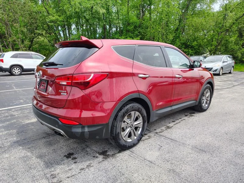Used 2016 Red Hyundai 2.4L image 4