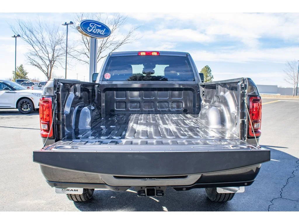 New 2026 Granite Crystal Metallic Clear-Coat Exterior Paint RAM Big Horn image 10