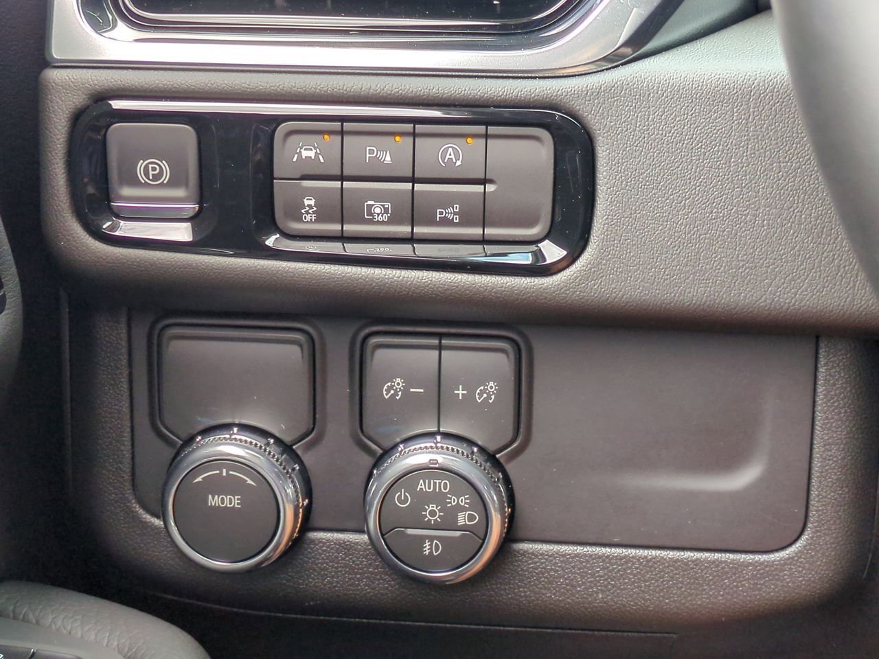 New 2026 Sterling Metallic GMC Denali image 18