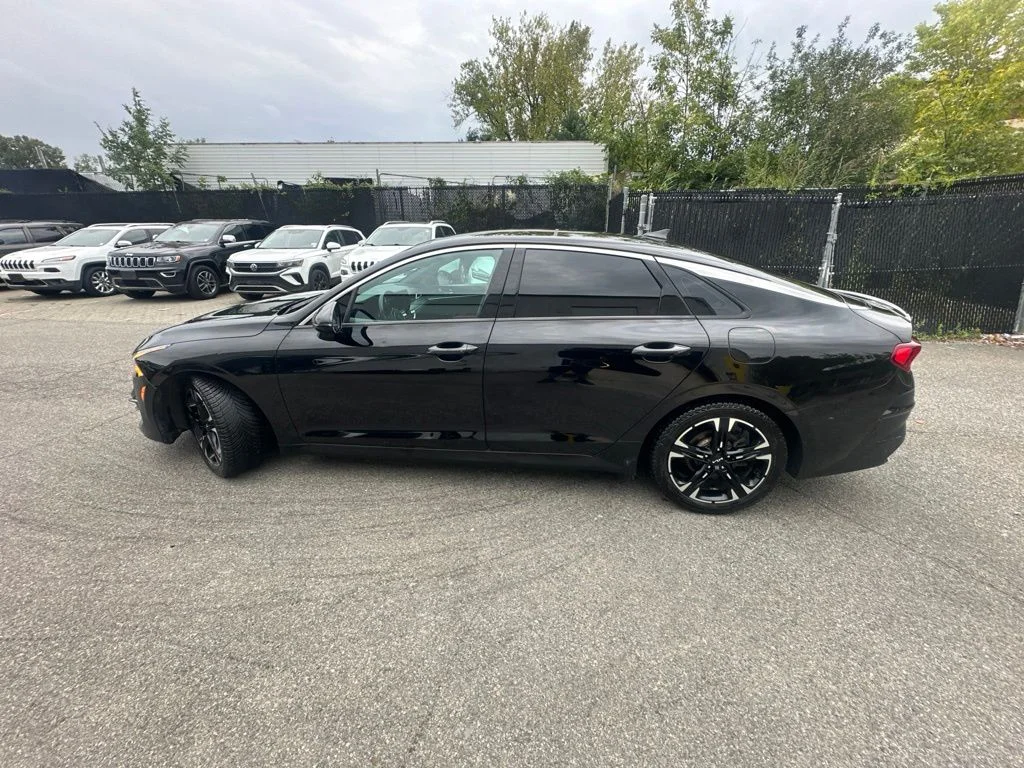 Used 2022 Black Kia GT-Line image 3