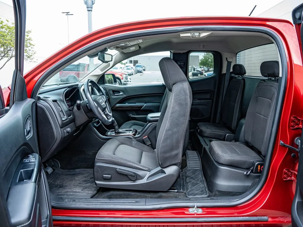 Used 2015 Copper Red Metallic GMC SLE1 image 36