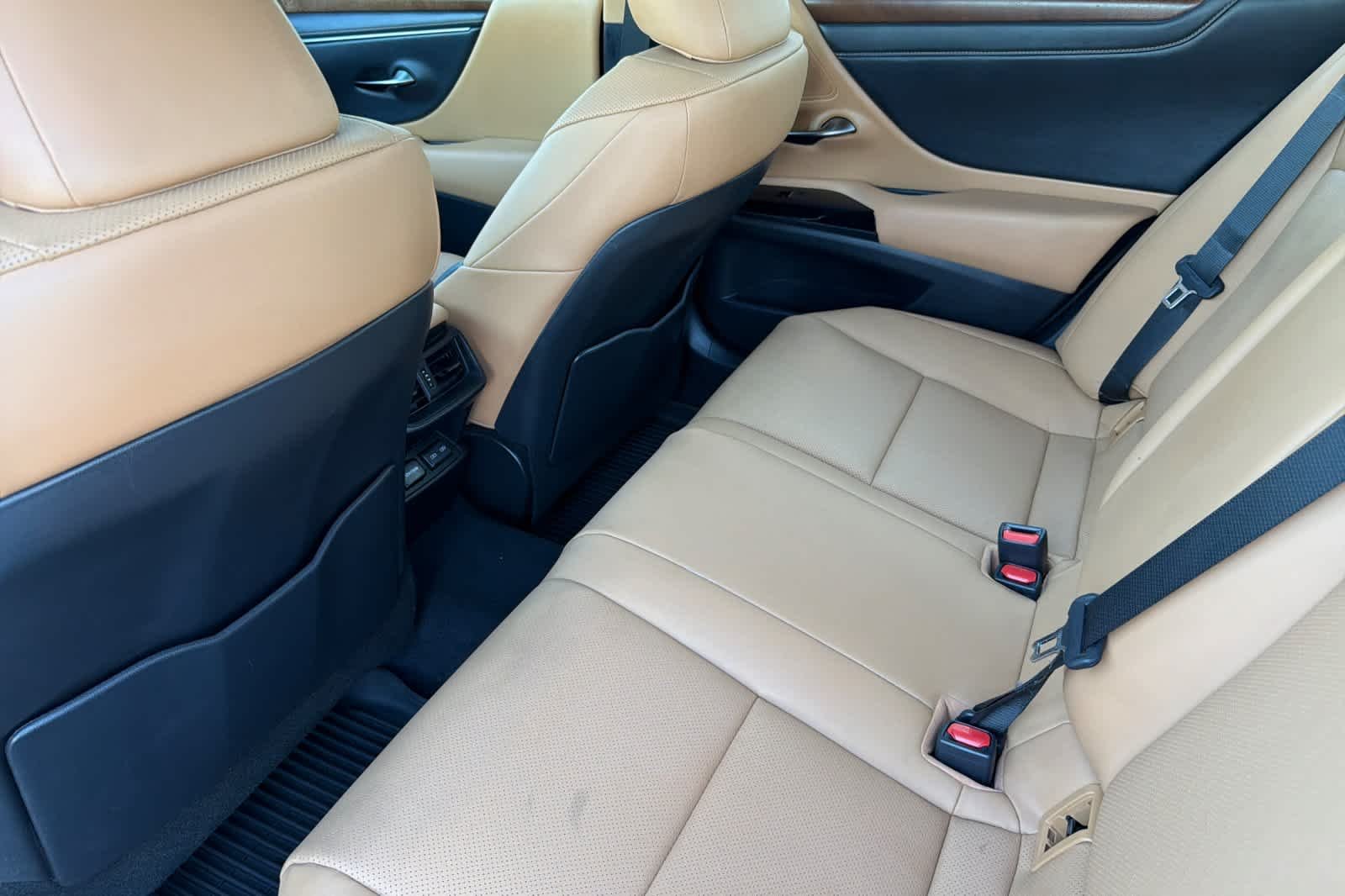 Certified Used 2025 Eminent White Pearl Lexus  image 4