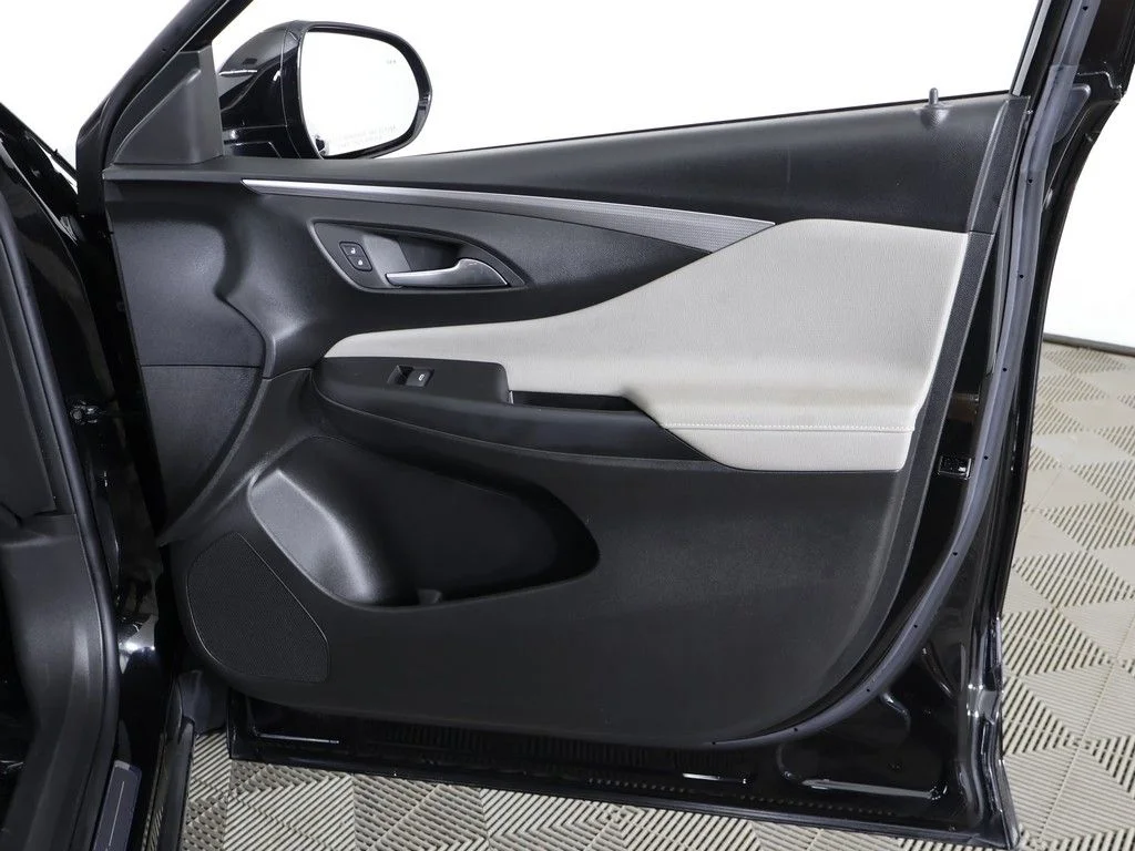 Used 2024 Black Buick Avenir image 24
