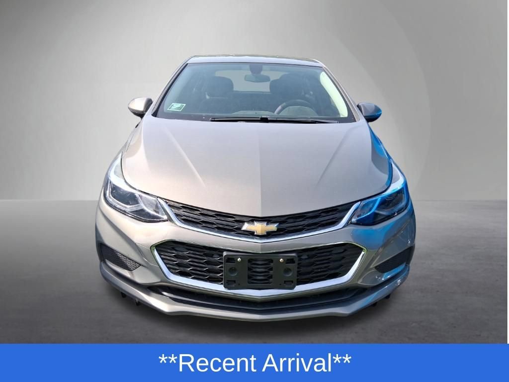 Used 2018 Chevrolet Cruze LT with VIN 1G1BE5SM7J7241286 for sale in Red Wing, Minnesota