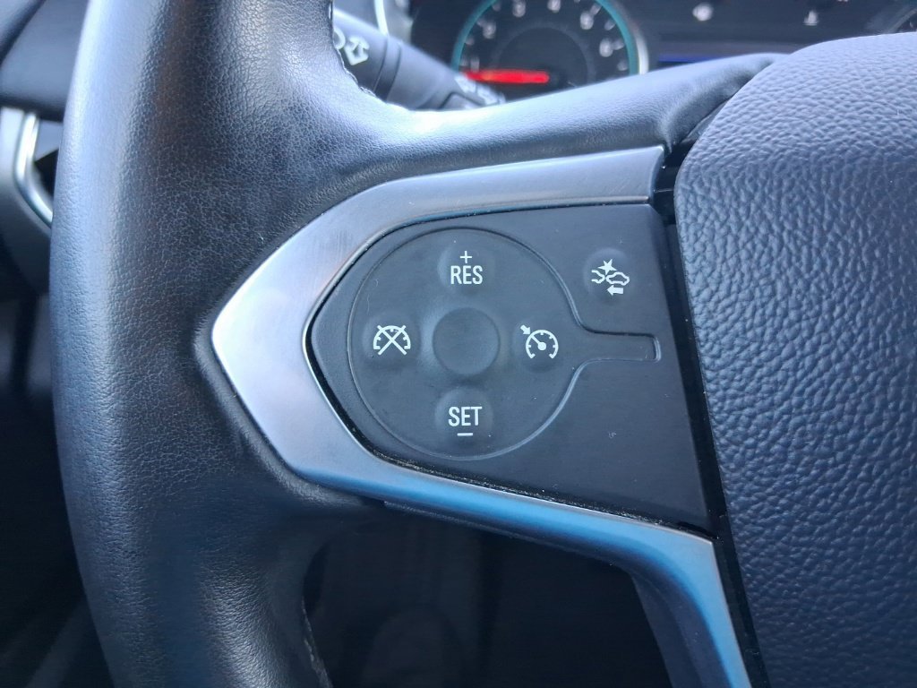 Used 2023 SUMMIT WHITE Chevrolet LT Cloth image 18