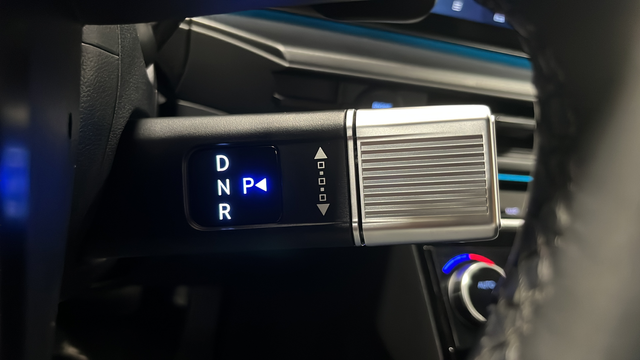 Used 2025 Serenity White Hyundai Calligraphy image 19