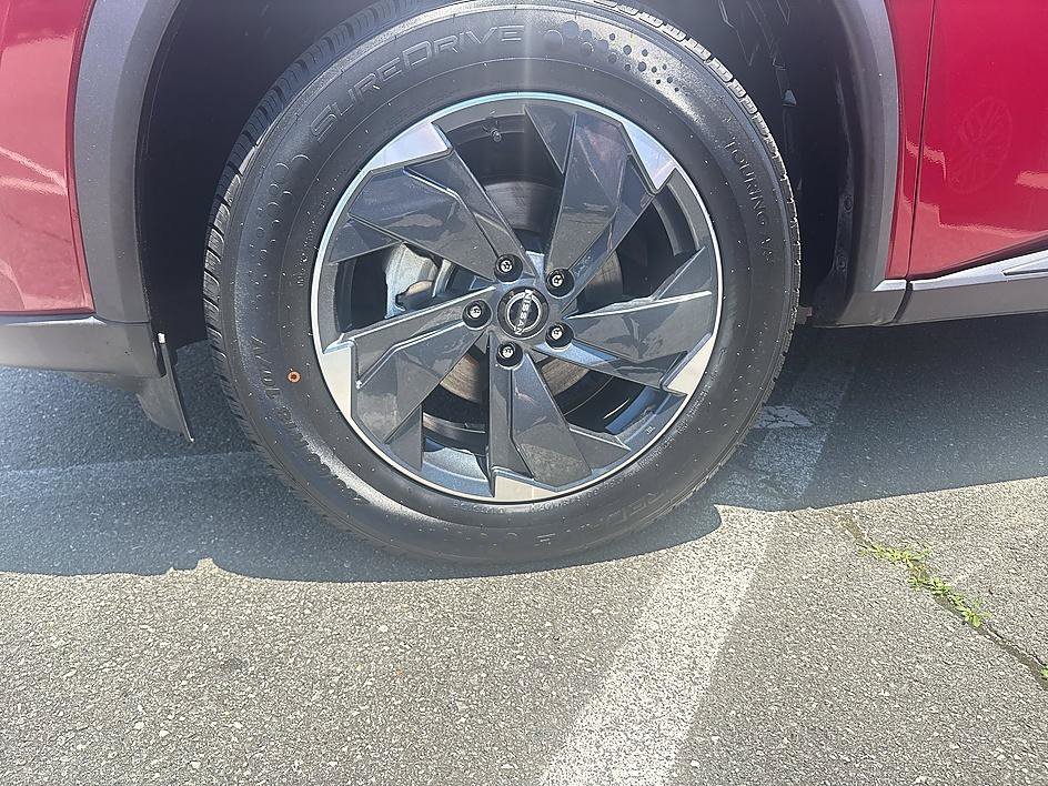 Used 2025 Scarlet Ember Tintcoat Nissan SV image 9