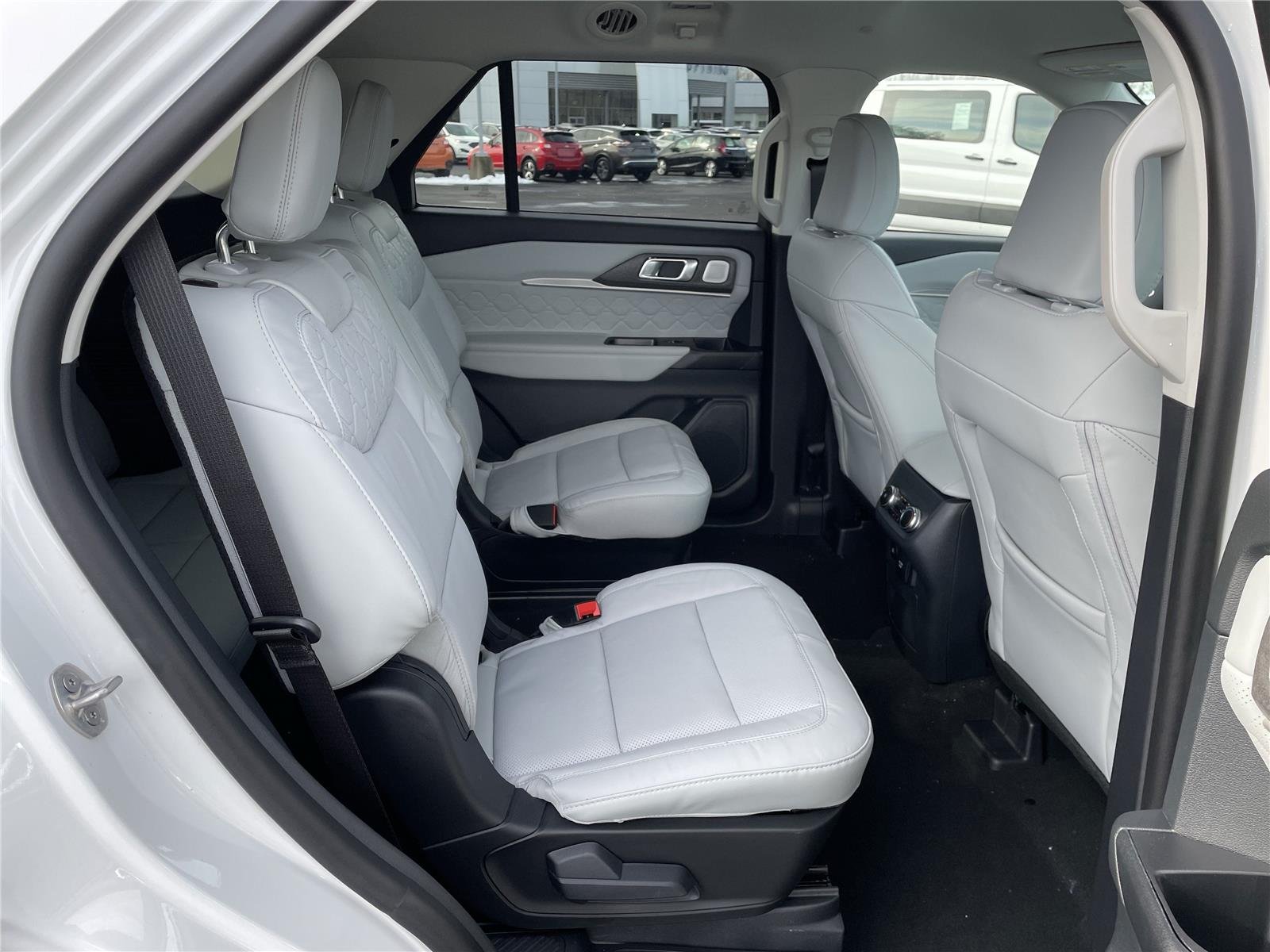 New 2026 Star White Metallic Tri-Coat Ford Platinum™ image 94