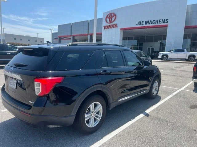 Used 2020 Black Ford XLT image 7