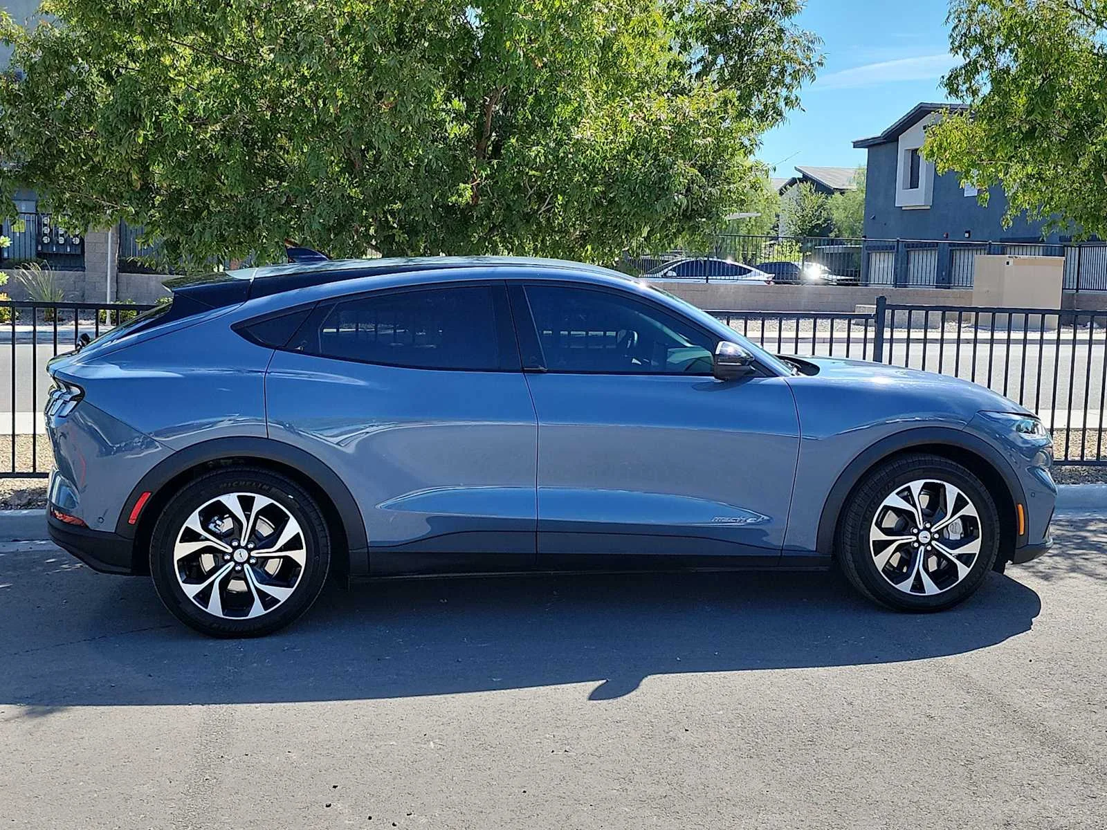 Used 2023 Vapor Blue Metallic Ford Select image 9