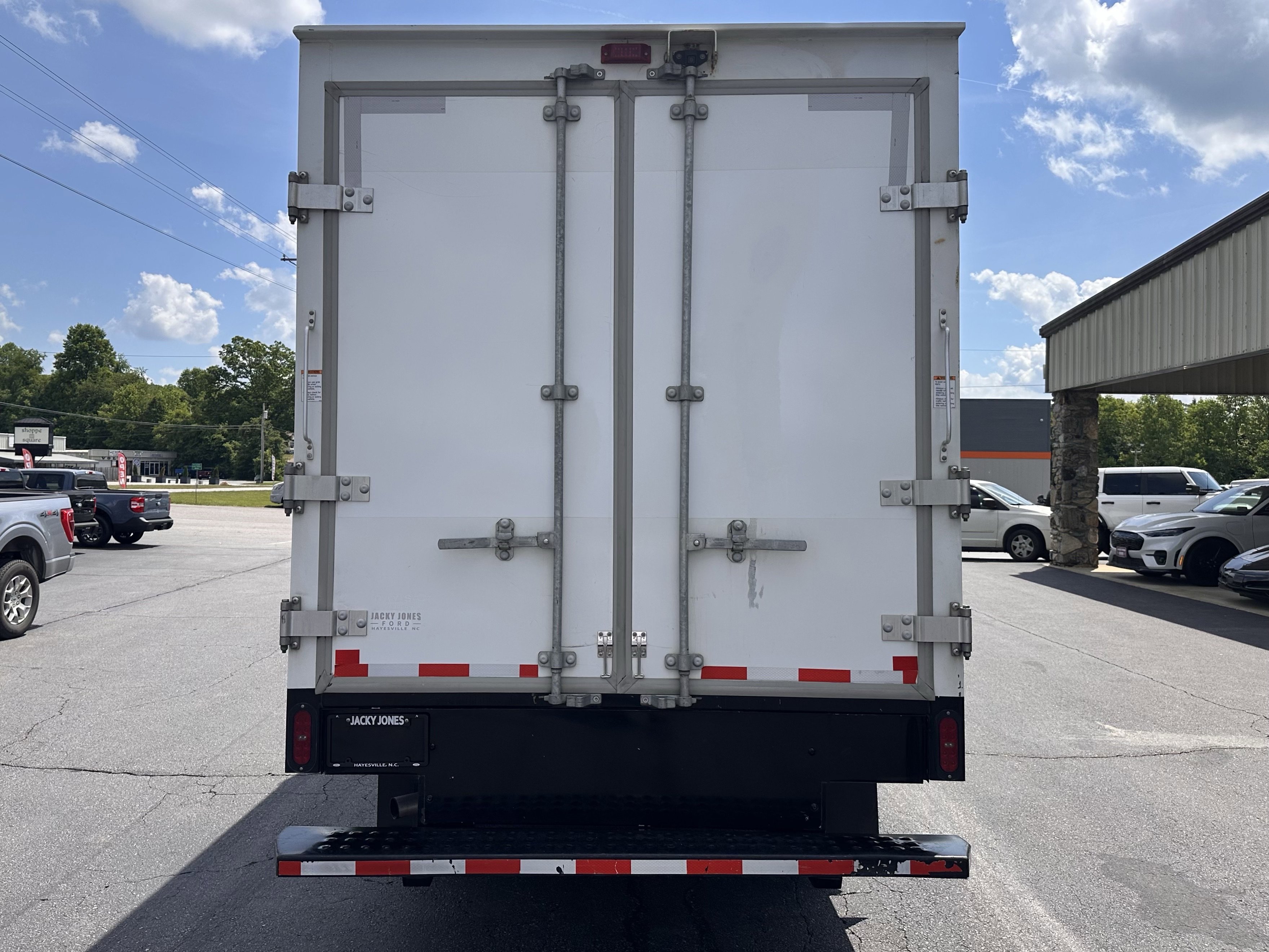 Certified Used 2022 Summit White Chevrolet 12ft Box Van image 6