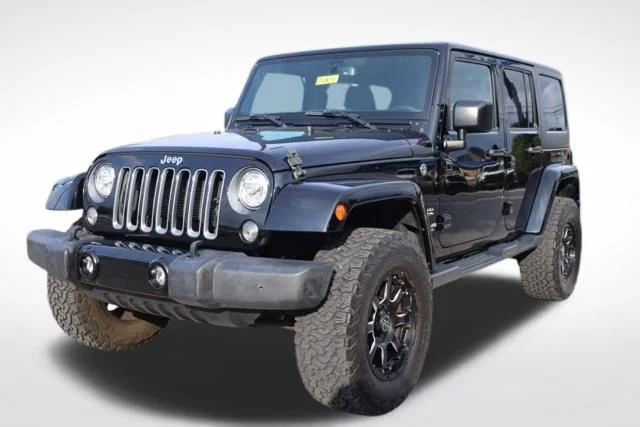 Used 2017 Black Jeep Unlimited Sahara image 5