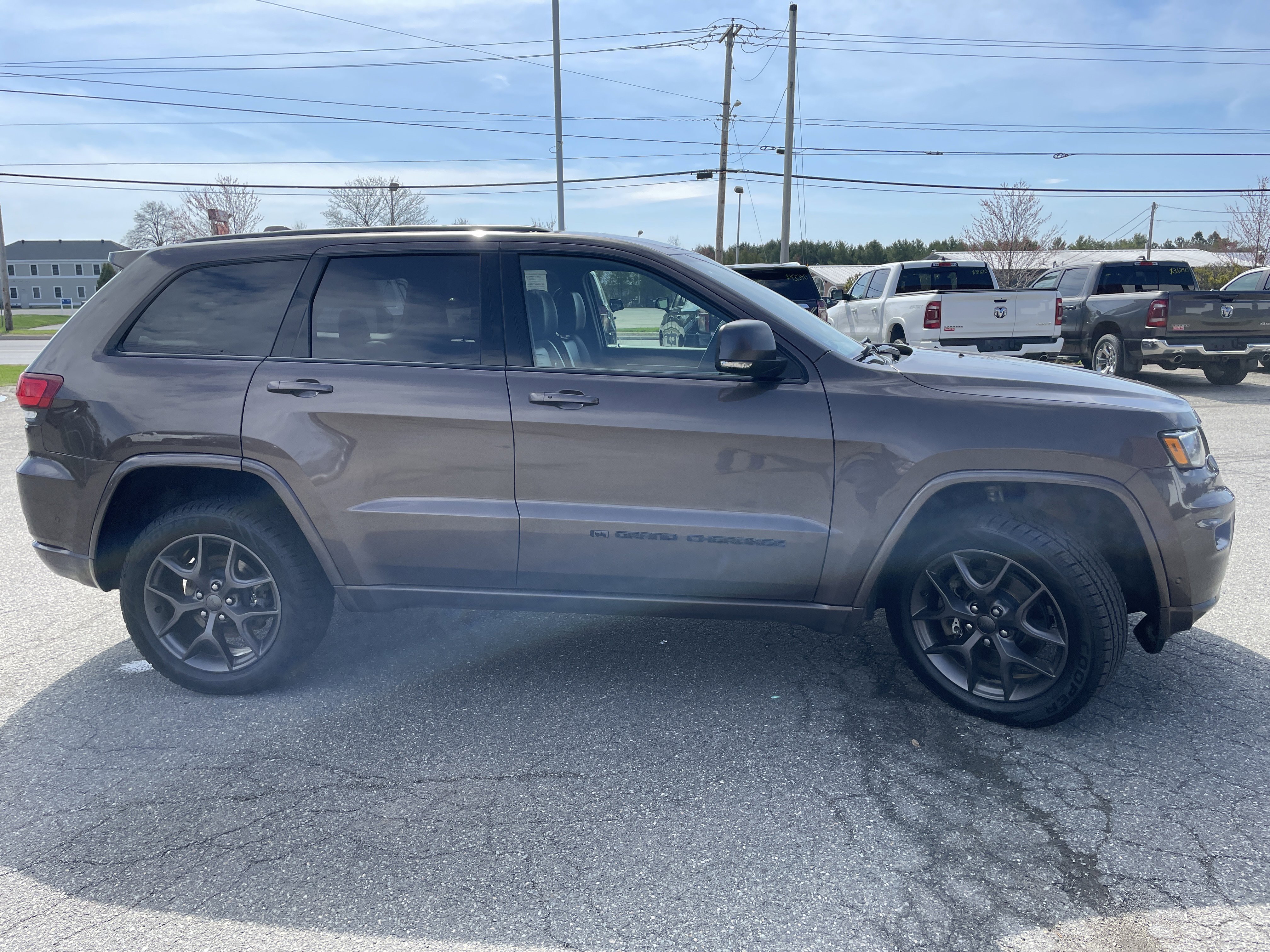 Used 2021 Walnut Brown Metallic Clearcoat Jeep 80th Anniversary image 6