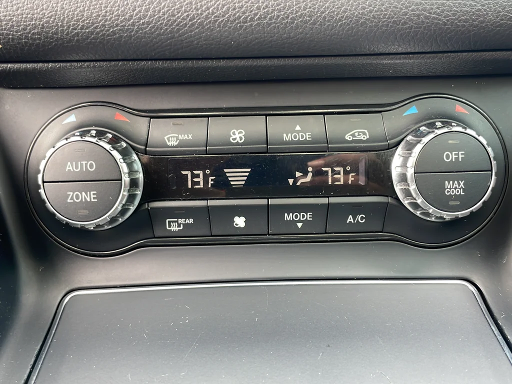 Used 2018 White Mercedes-Benz GLA 250 image 30