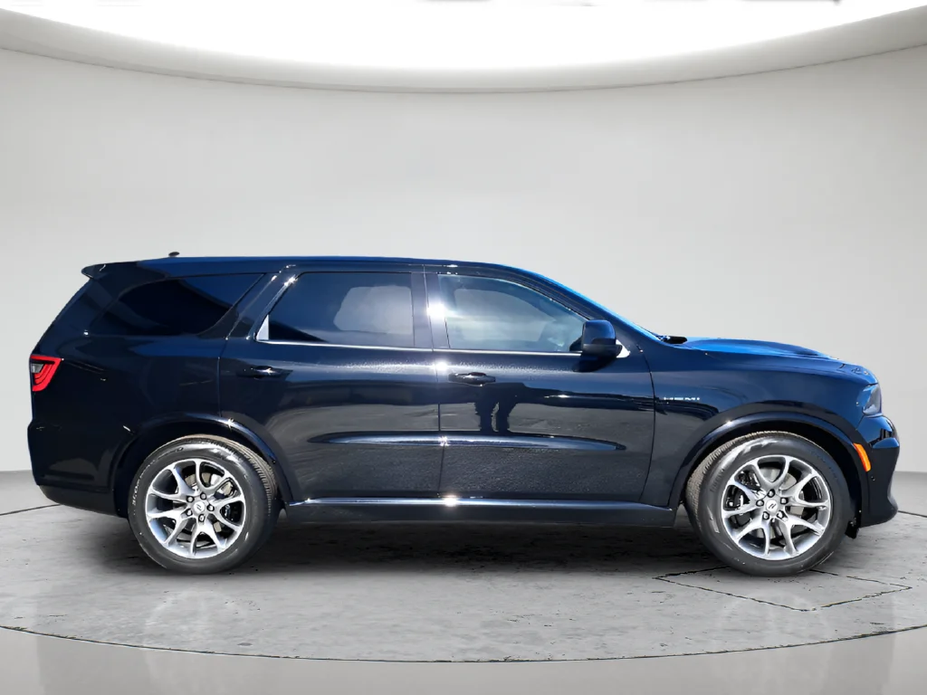 New 2026 Diamond Black Clear-Coat Exterior Paint Dodge GT HEMI V8 image 4