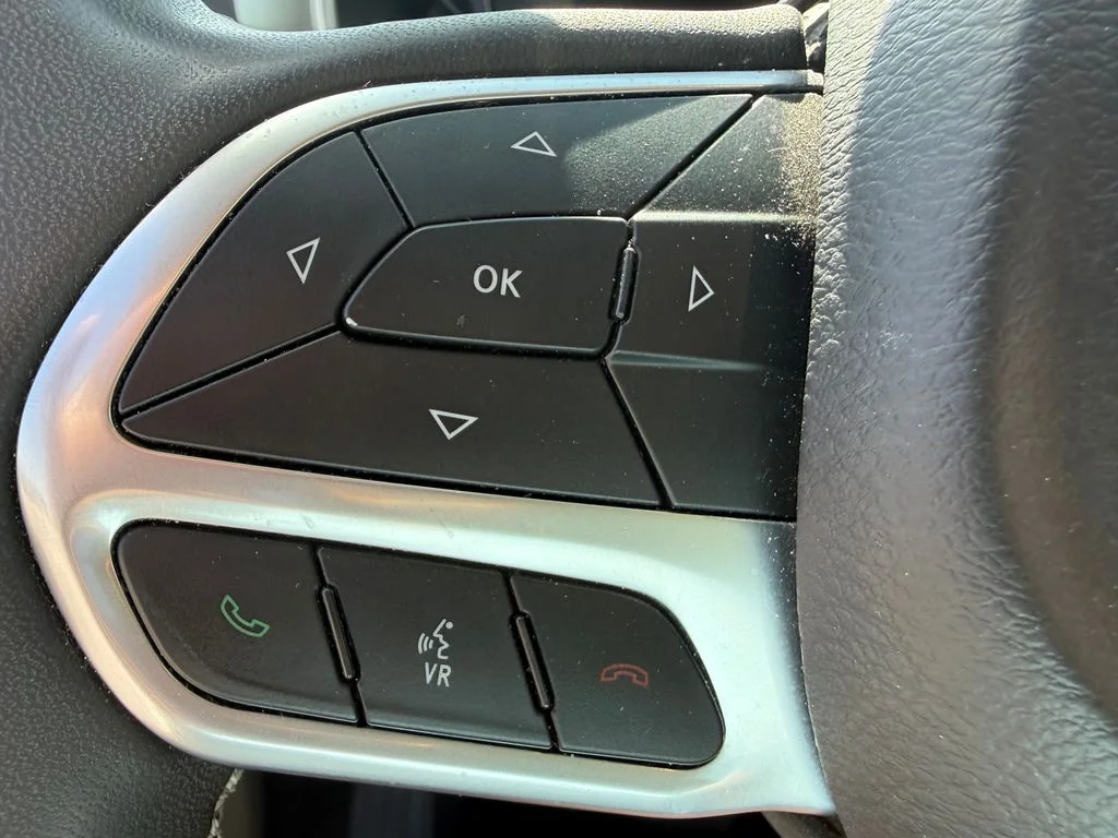 Used 2023 White Chrysler Touring L image 18