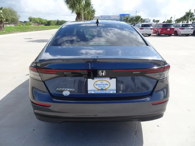 New 2026 Meteorite Gray Metallic Honda SE image 5