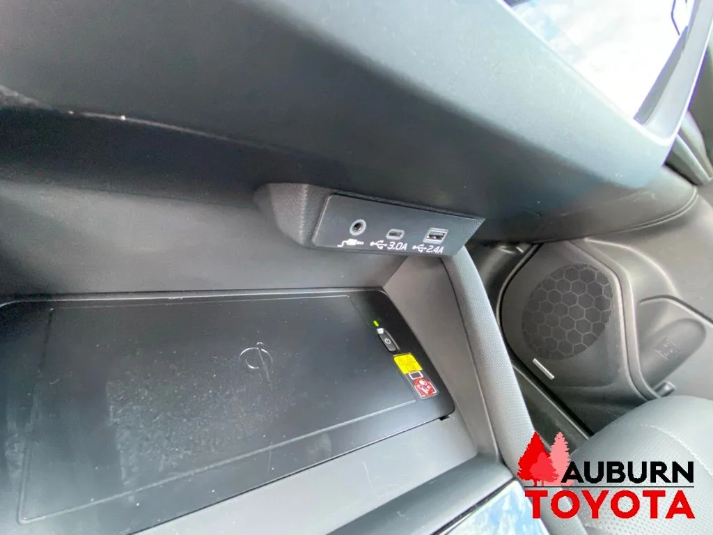 Used 2025 Ice Silver Metallic Subaru Touring image 49