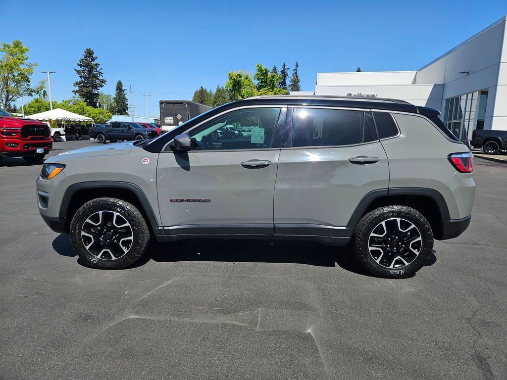 Used 2020 Gray Jeep Trailhawk image 3