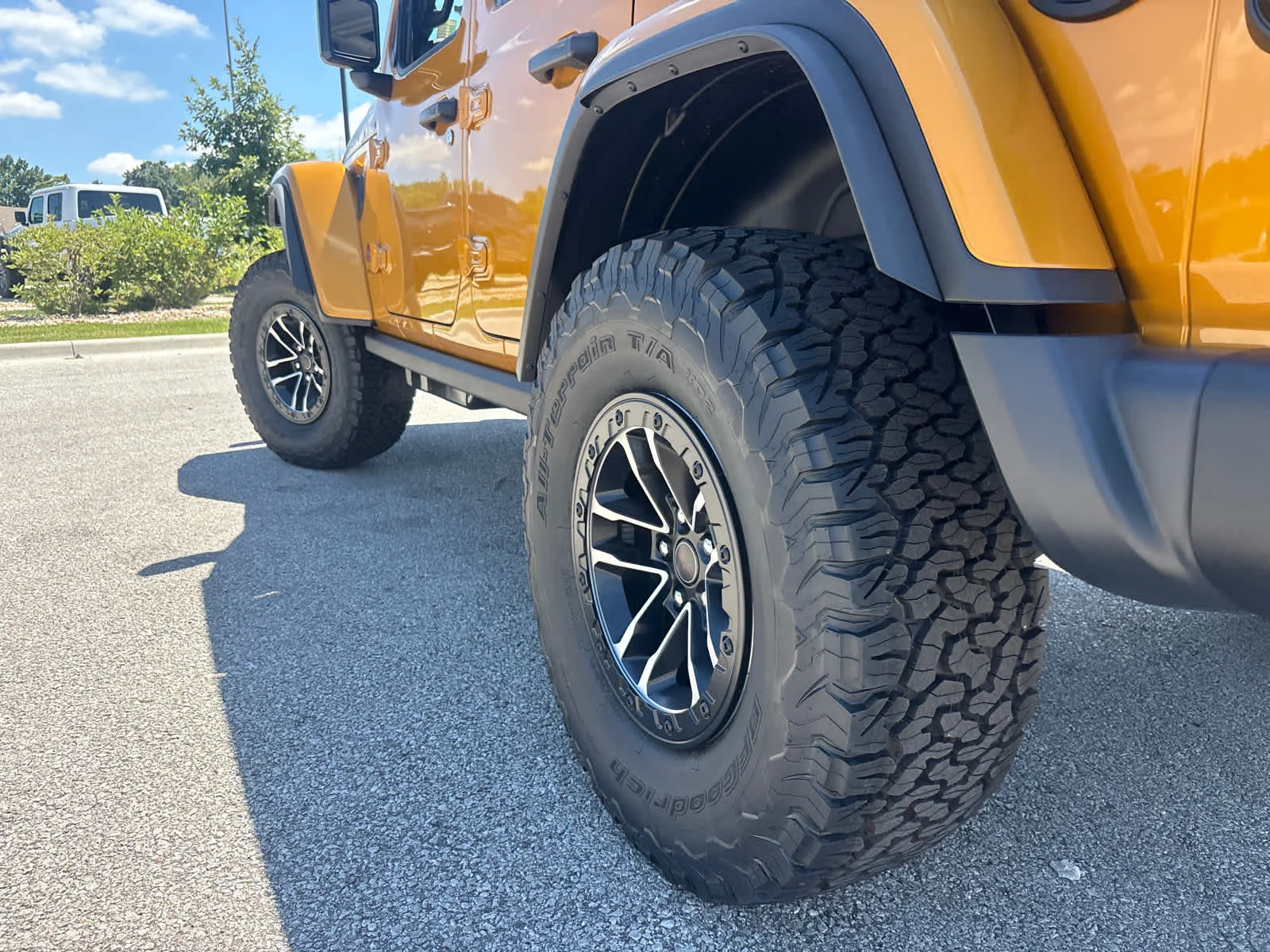 New 2026 Goldilocks Exterior Paint Jeep Rubicon X image 7