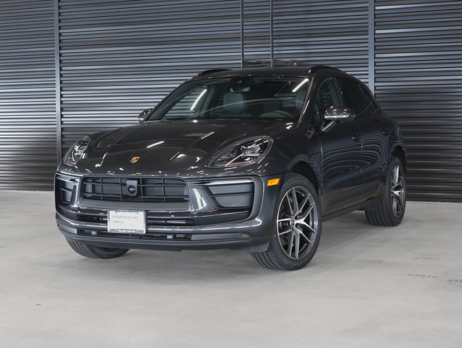 2024 Porsche Macan T's photo