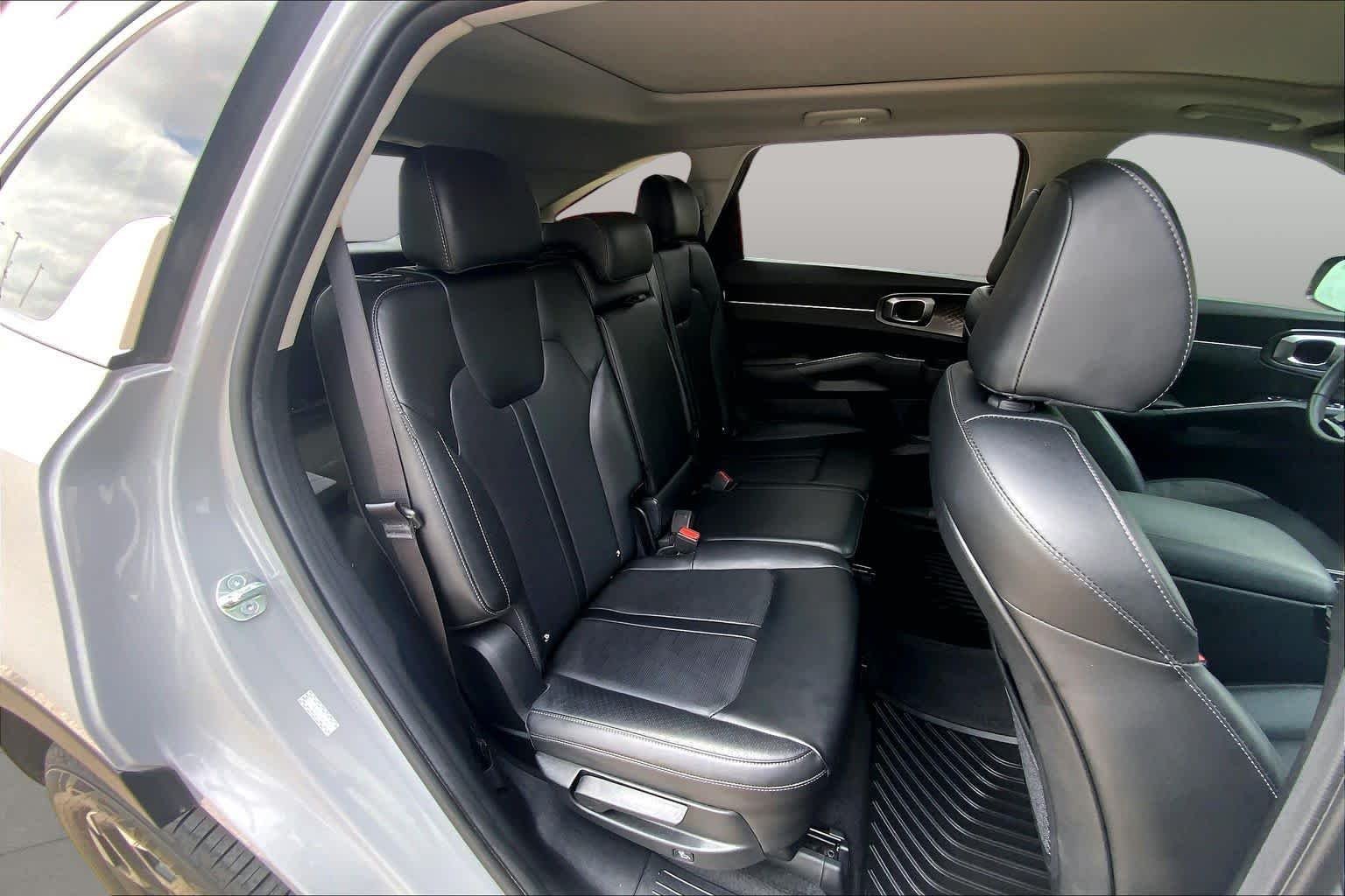Used 2025 Wolf Gray Kia S image 20