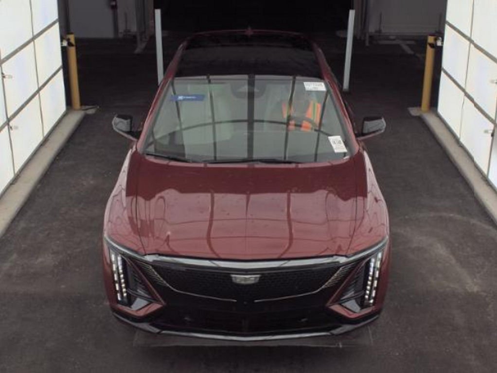 Used 2024 Cadillac LYRIQ Sport 1 with VIN 1GYKPTRKXRZ107957 for sale in Miami, FL