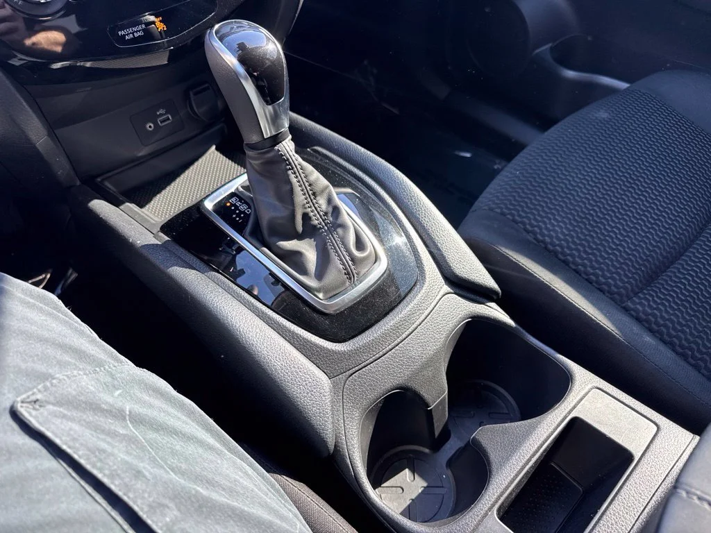 Used 2021 Gray Nissan S image 32