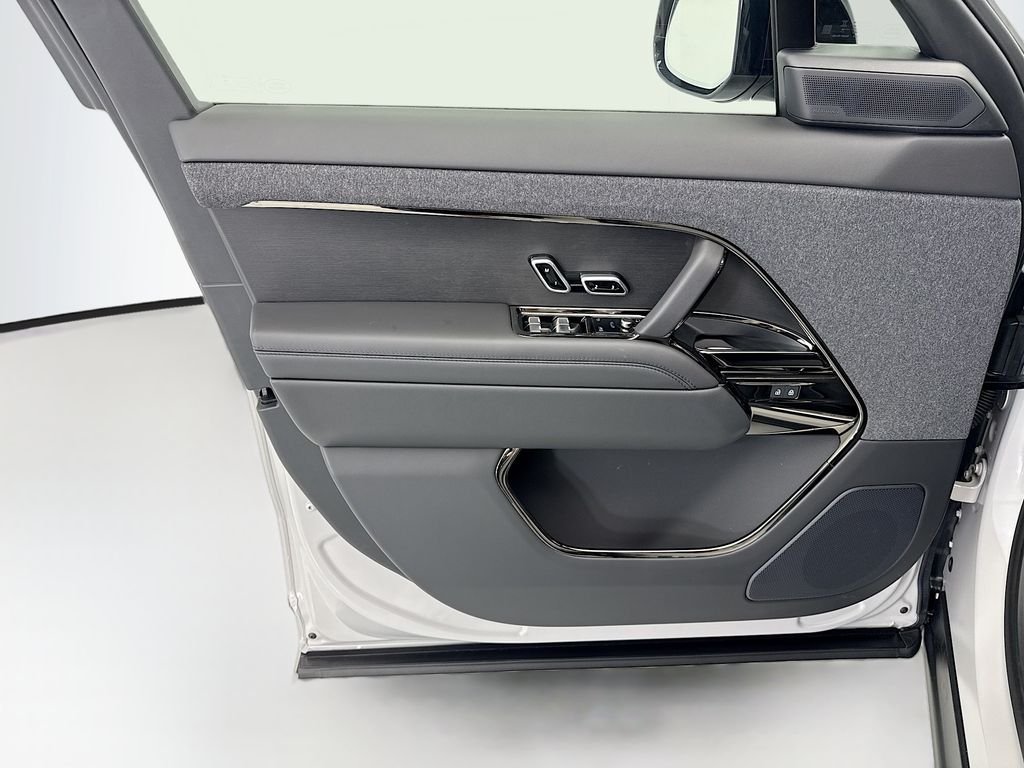 New 2026 Borasco Grey Land Rover Dynamic SE image 23