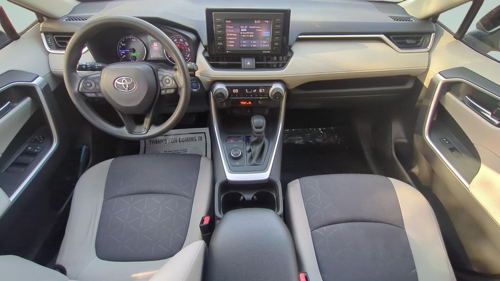 Used 2020  Toyota XLE image 11