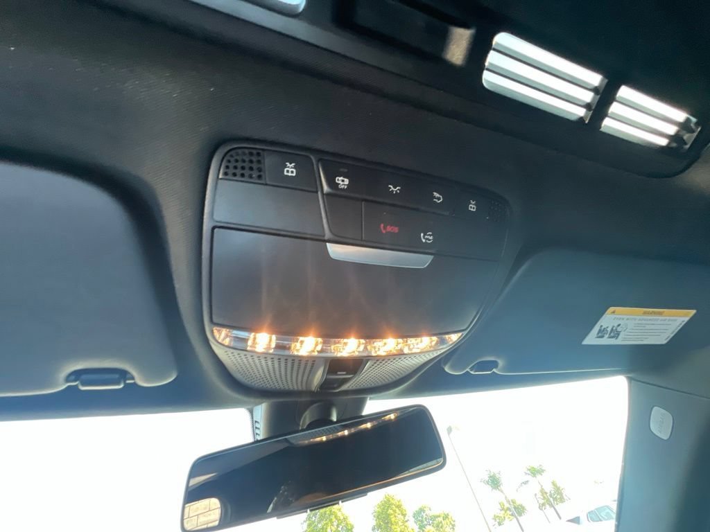 Used 2019 White Mercedes-Benz C 300 image 13