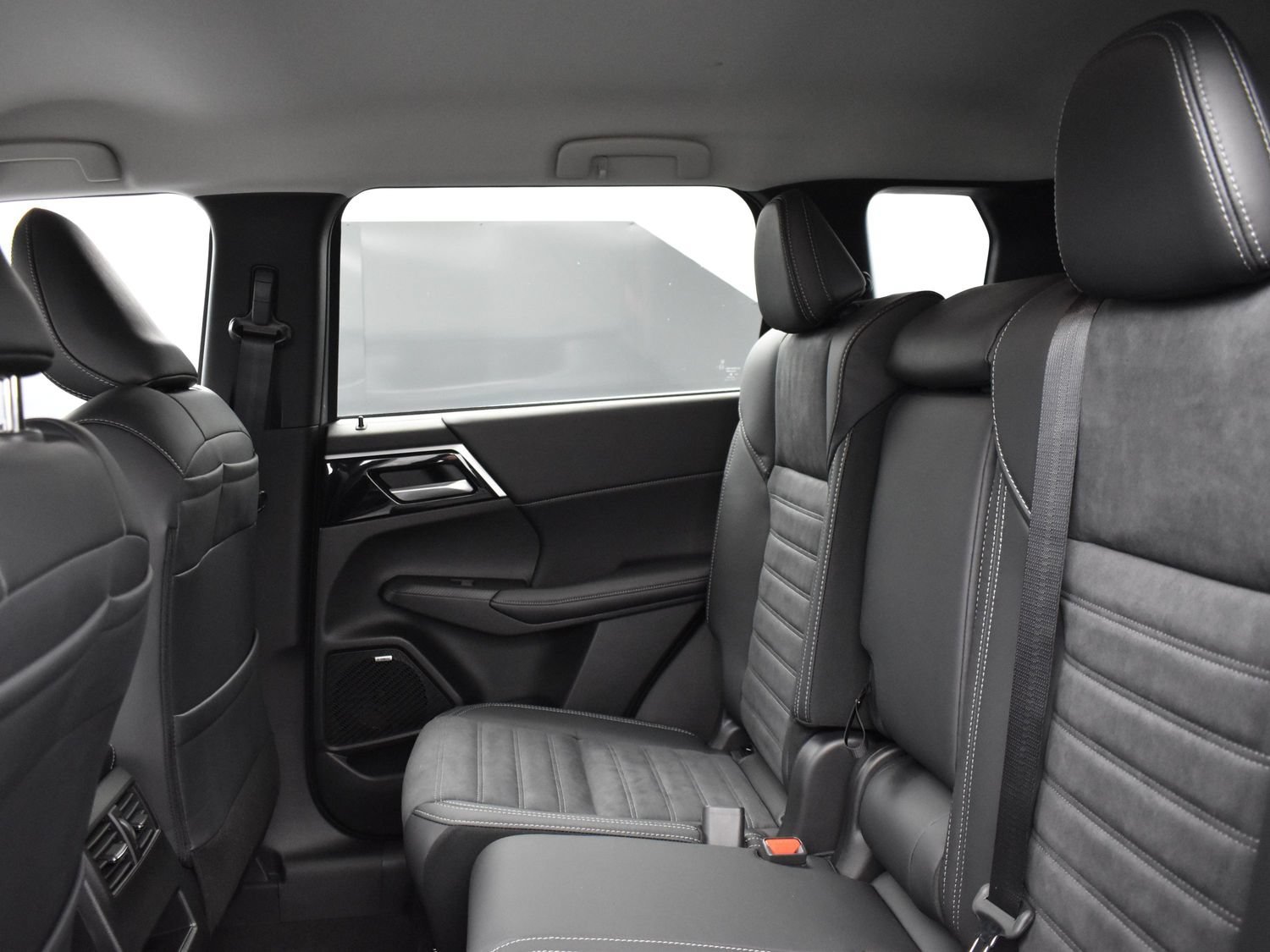 New 2026 Gray Mitsubishi SE 1.5T 2WD image 8