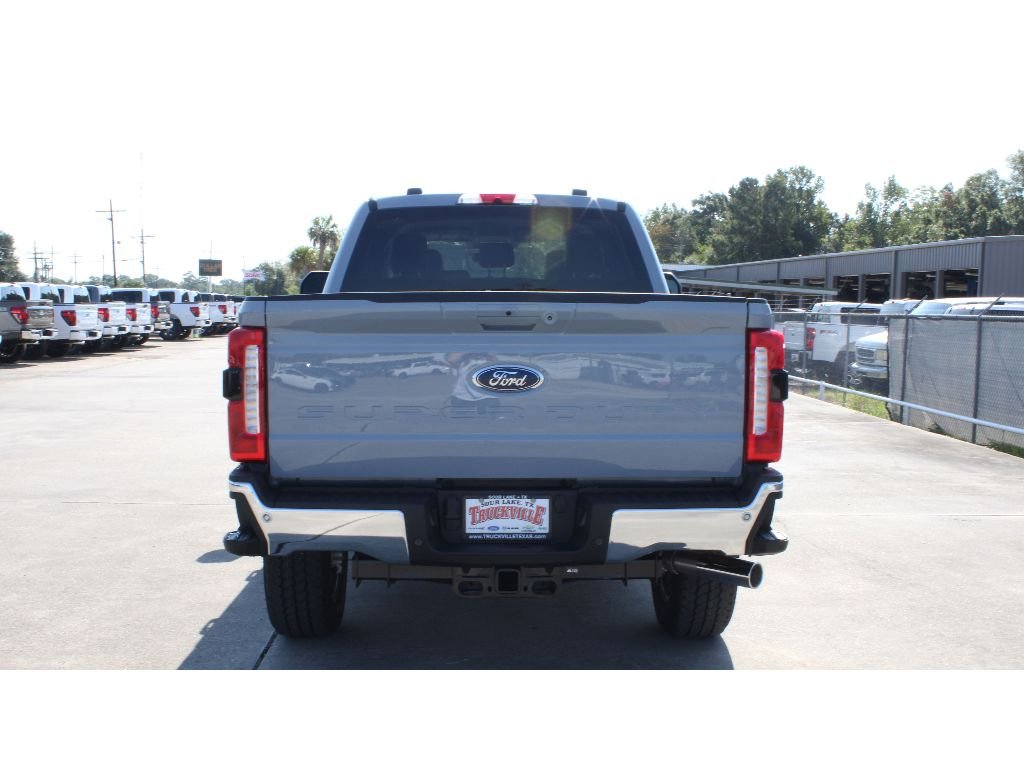 New 2026 Glacier Gray Metallic Tri-Coat Ford LARIAT image 25