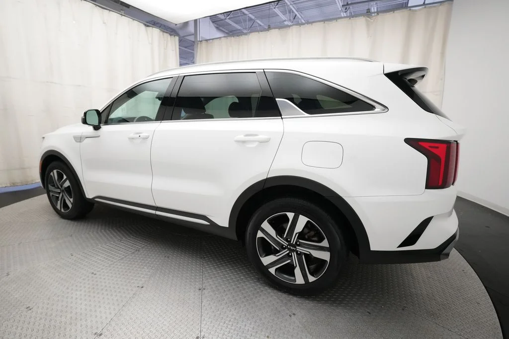 Used 2023 White Kia EX image 34