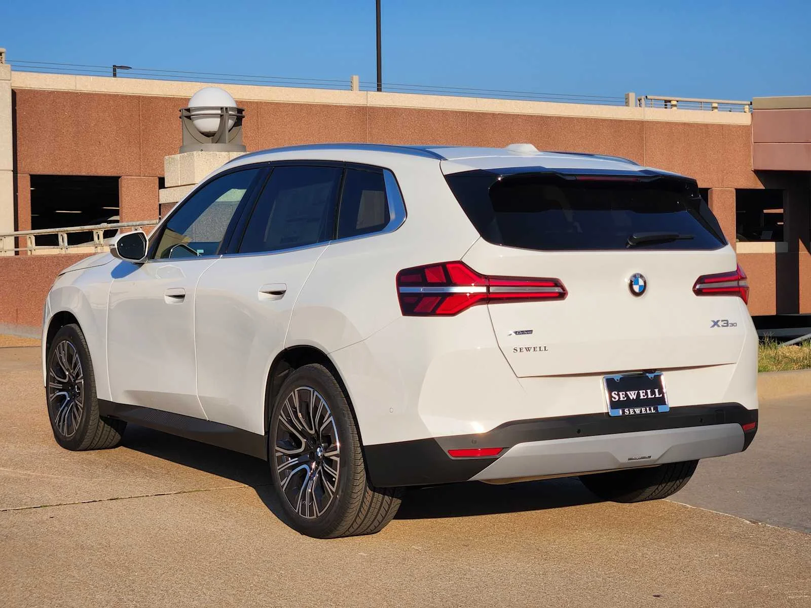 New 2026 Alpine White BMW 30 xDrive image 3
