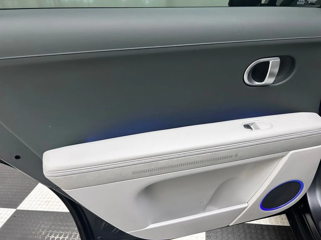 Used 2023 Gray Hyundai SEL image 13