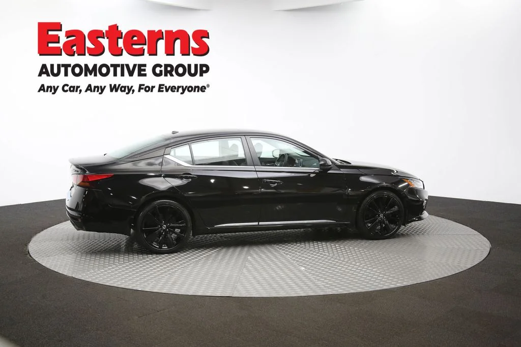 Used 2022 Black Nissan 2.5 SR image 41