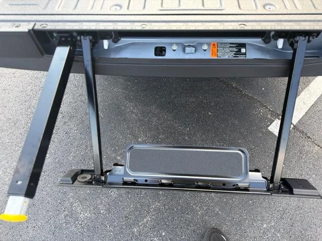 New 2027 Glacier Gray Metallic Tri-Coat Ford F-350® Platinum® image 45