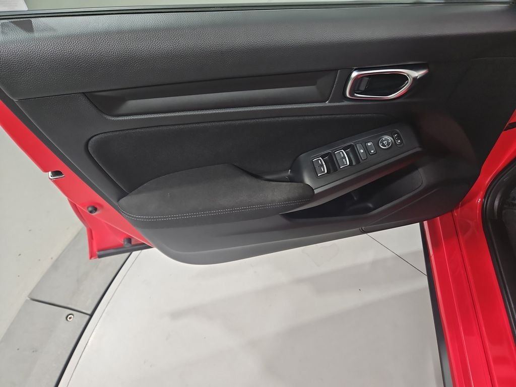 Used 2025  Honda Sport image 10