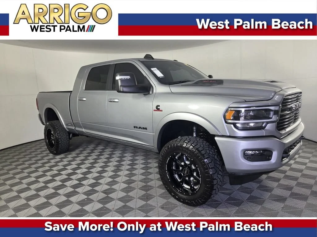Used 2024 Billet Silver Metallic Clearcoat Ram Laramie image 1