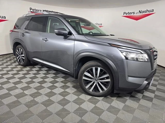 2024 Nissan Pathfinder Platinum 4WD's photo