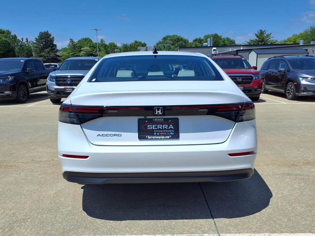 New 2026 Platinum White Pearl Honda SE image 16