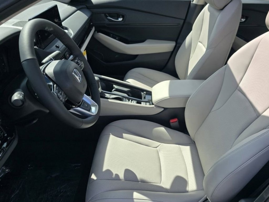 New 2026 Urban Gray Pearl Honda Touring image 37
