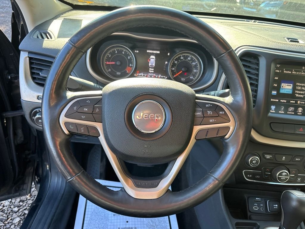 Used 2015 Black Jeep Limited image 22