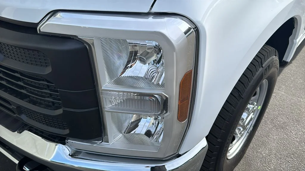New 2026 Oxford White Ford F-250® XL image 4