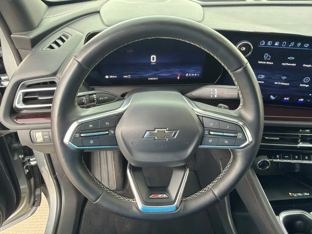 Used 2025 Gray Chevrolet Z71 image 11