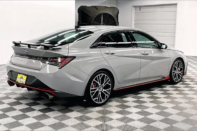 2023 Hyundai Elantra N - Photo 13